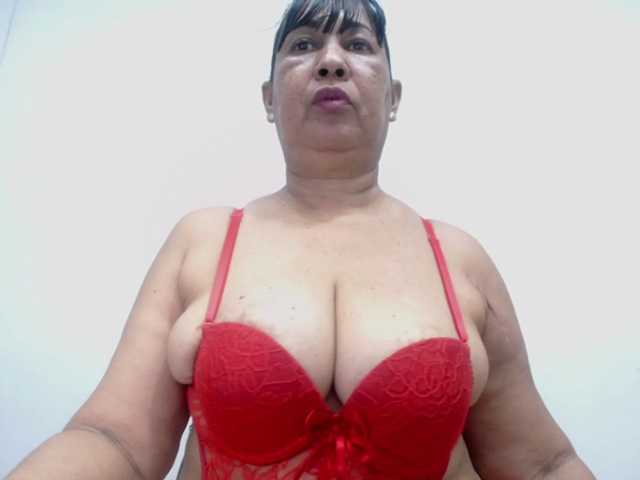 milfpleasure1 live cam on BongaCams
