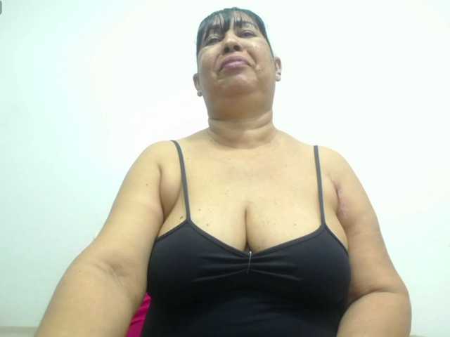 MilfPleasure1 live cam preview