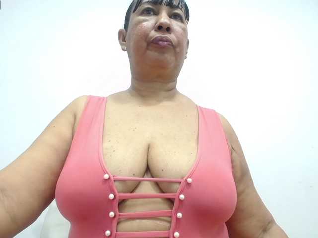 MilfPleasure1 live cam preview