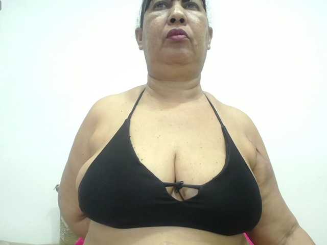 MilfPleasure1 live cam preview