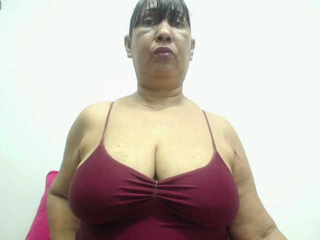 milfpleasure1 webcam model