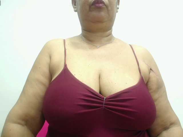 milfpleasure1 live cam on BongaCams