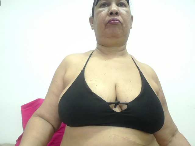 milfpleasure1 live cam on BongaCams