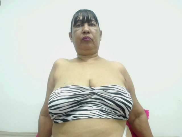 MilfPleasure1 live cam preview