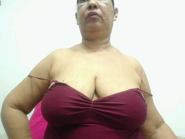 milfpleasure1 live cam on BongaCams