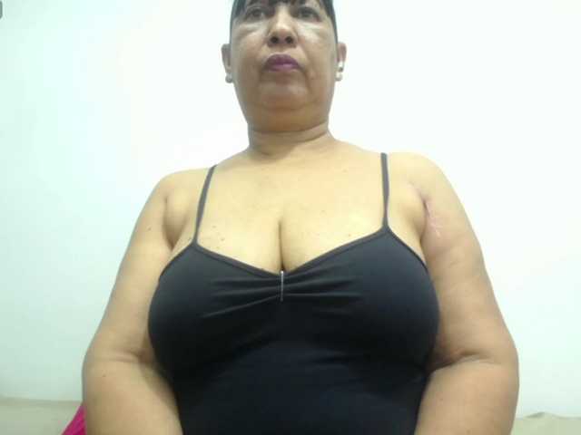 MilfPleasure1 live cam on BongaCams