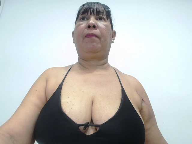 MilfPleasure1 live cam preview