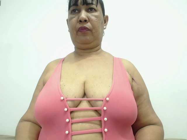 MilfPleasure1 live cam preview