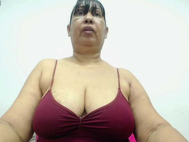 milfpleasure1 live cam on BongaCams