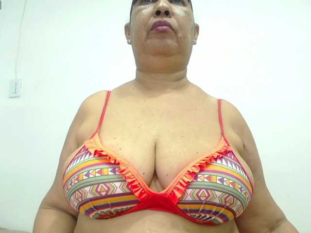 milfpleasure1 live cam on BongaCams