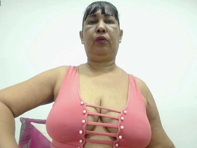 MilfPleasure1 live cam preview