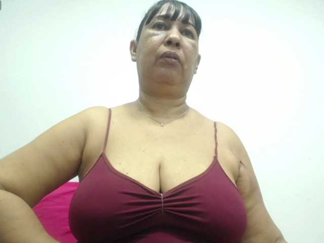 MilfPleasure1 live cam preview