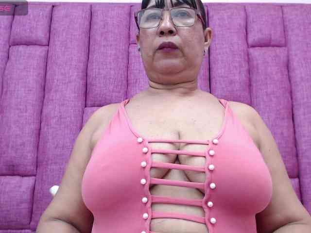 MilfPleasure1 webcam