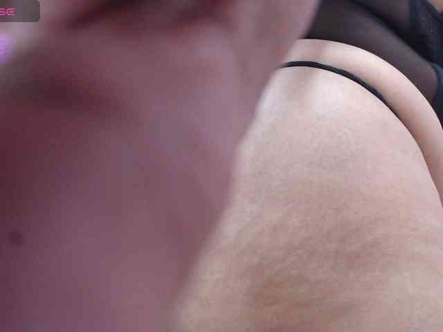 MilfPleasure1 webcam