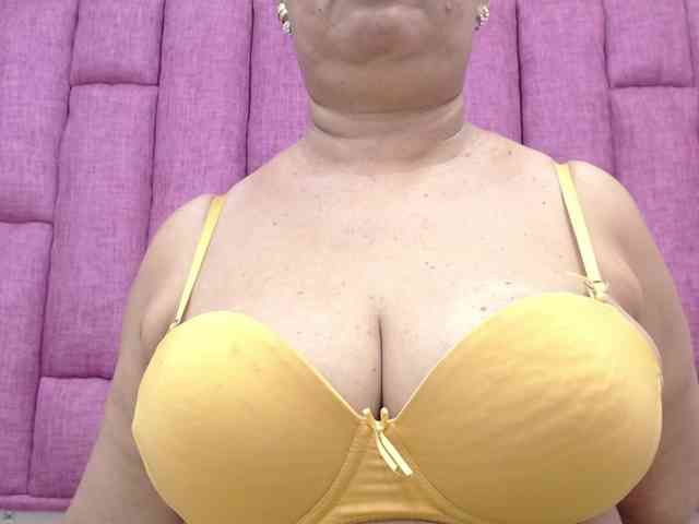 MilfPleasure1 webcam