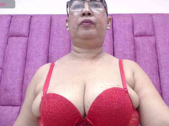 MilfPleasure1 webcam