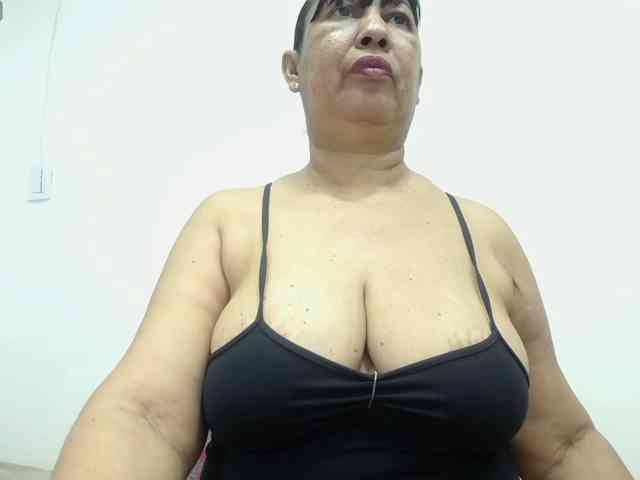 MilfPleasure1 webcam