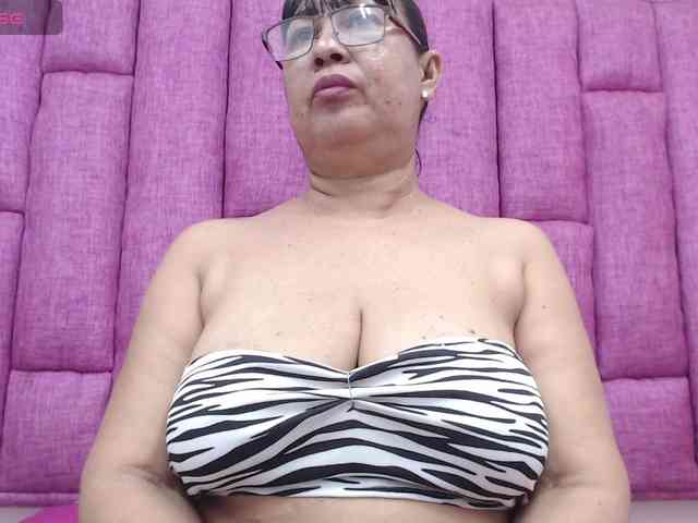 MilfPleasure1 webcam