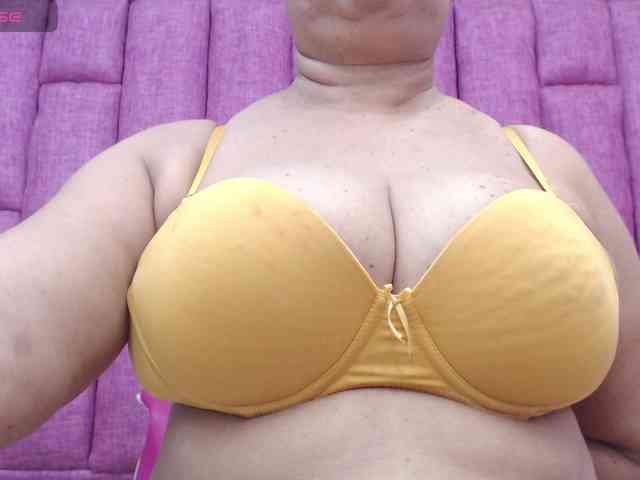 MilfPleasure1 webcam