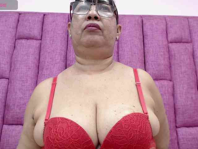 MilfPleasure1 webcam