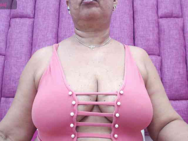 MilfPleasure1 webcam