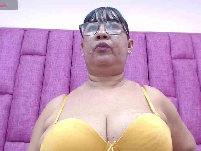 MilfPleasure1 webcam