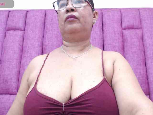 MilfPleasure1 webcam