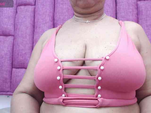 MilfPleasure1 webcam