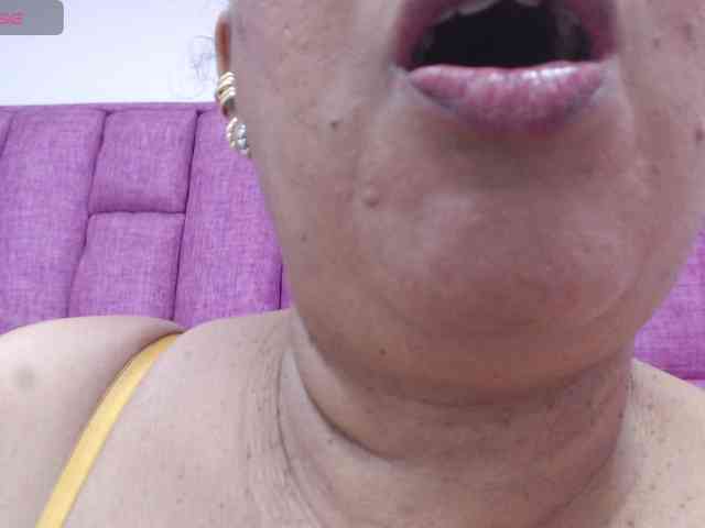 MilfPleasure1 webcam
