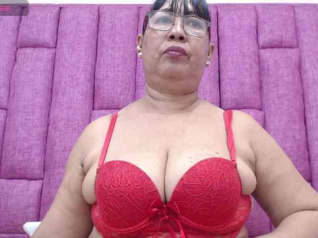 MilfPleasure1 webcam