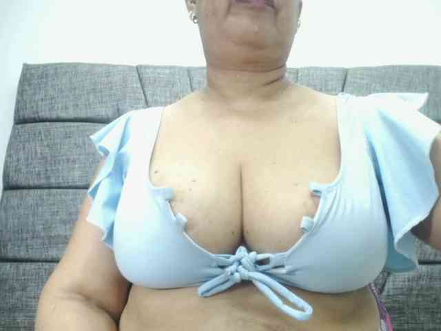 MilfPleasure1 webcam