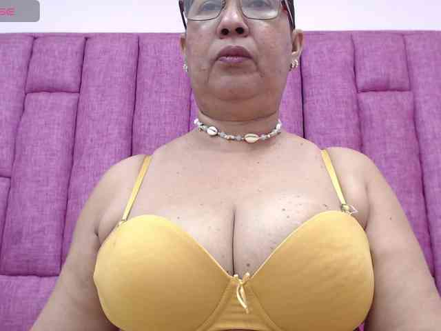 MilfPleasure1 webcam