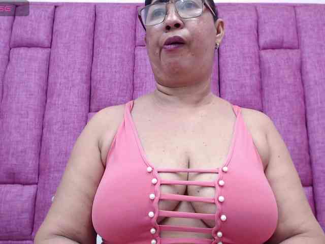 MilfPleasure1 webcam