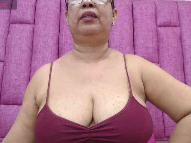 MilfPleasure1 webcam