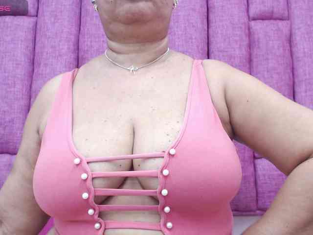 MilfPleasure1 webcam