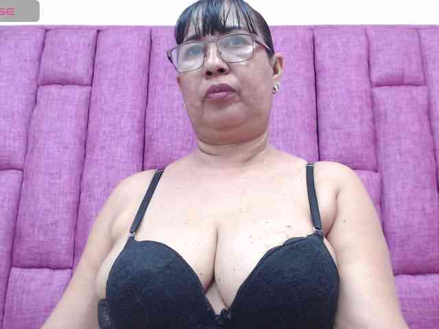 MilfPleasure1 webcam