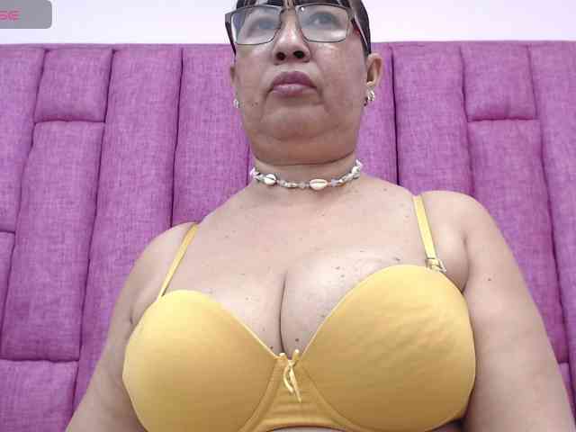 Modèle: MilfPleasure1