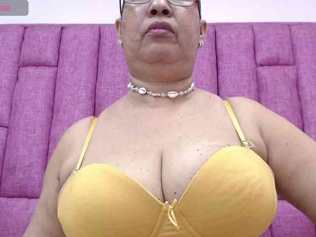 Modèle: MilfPleasure1