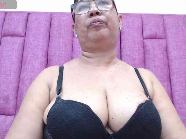 MilfPleasure1 webcam