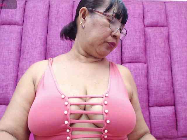 MilfPleasure1 webcam