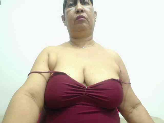 milfpleasure1's live room