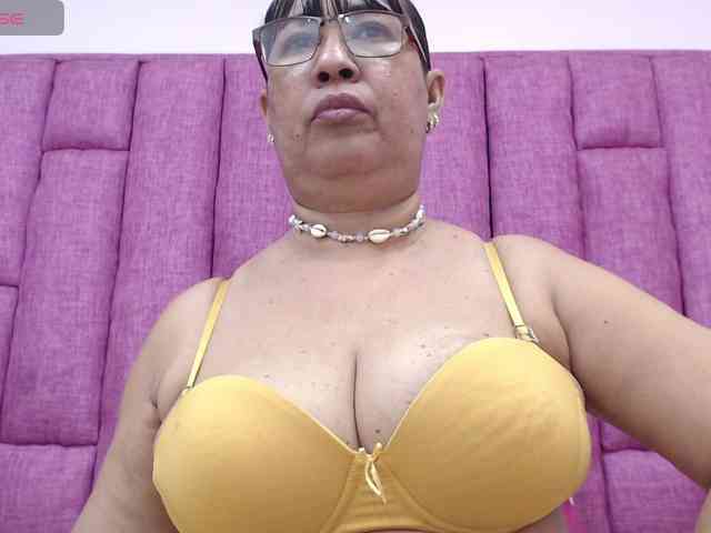 MilfPleasure1 webcam