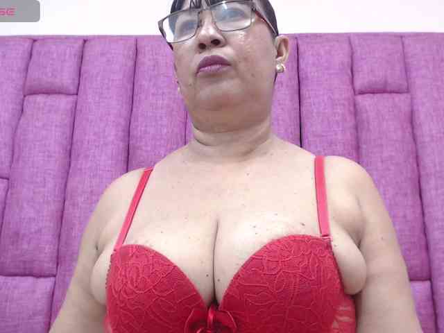MilfPleasure1 webcam