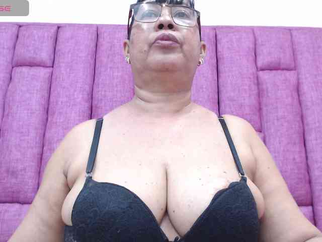 MilfPleasure1 webcam