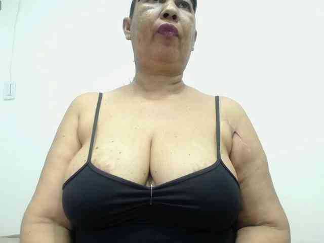 MilfPleasure1 webcam