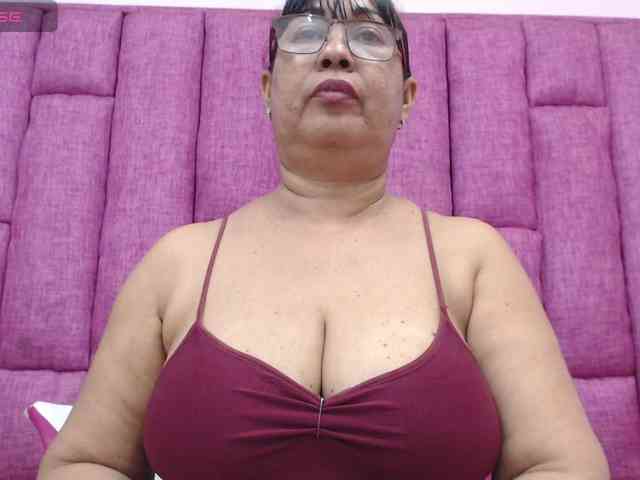 MilfPleasure1 webcam