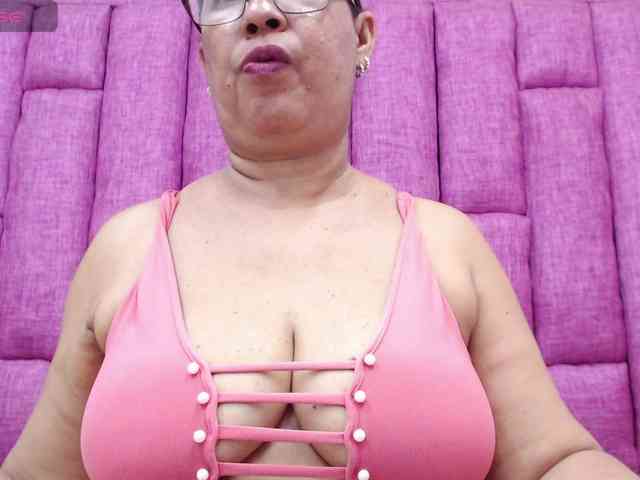 MilfPleasure1 webcam