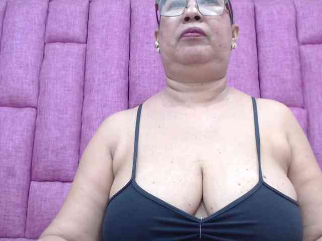 Modèle: MilfPleasure1