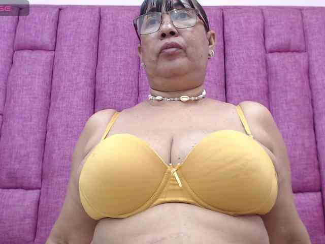 Modèle: MilfPleasure1