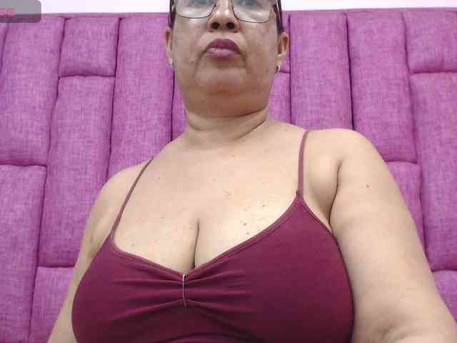 MilfPleasure1 webcam